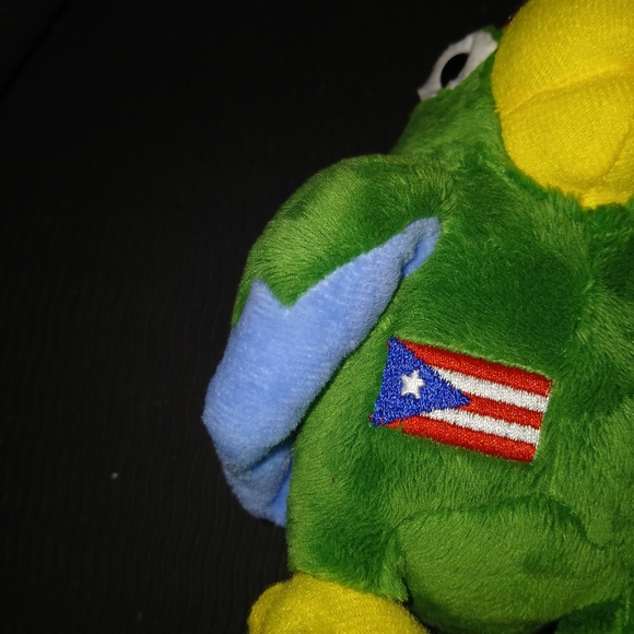 Endangered Puerto Rican Parrot Plush Toy - talks - Picture 2 of 5
